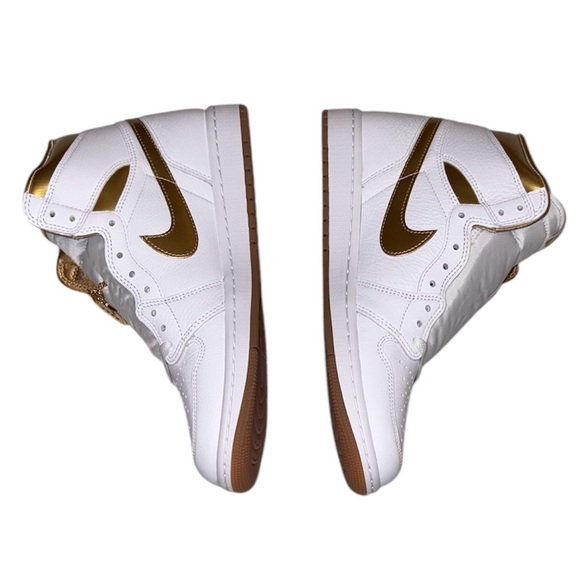 NEW Air Jordan 1 Retro Hi OG Women’s Basketball Sneakers size 10 White and Gold - Picture 4 of 15
